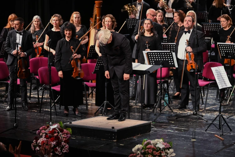 Симфоничен оркестър при ДО Варна  - Диригент Павел Балев  8